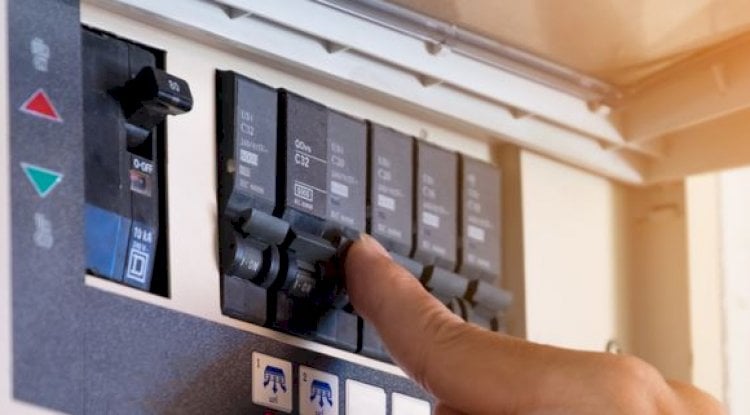The NEC calls for use of Ground Fault Protection (GFP) type for circuit breakers for services over 1000A, does this include buildings or just equipment? - E&S Grounding Ask the Experts