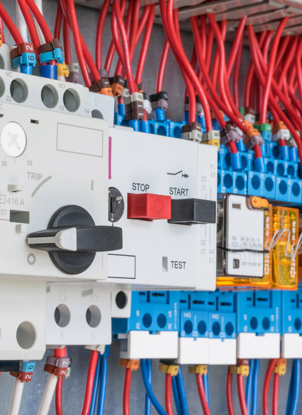 Industrial Motor Control Panel: Safe & Efficient Power Distribution